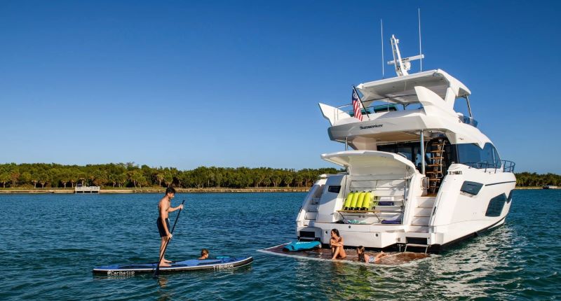 5 razones para alquilar un yate de lujo: actividades a bordo yate