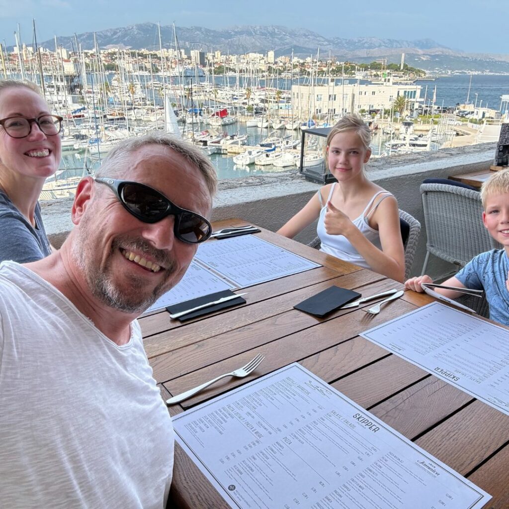 Vacaciones en barco por Croacia: foto familiar