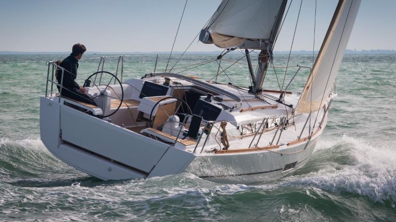 Velero dufour 350